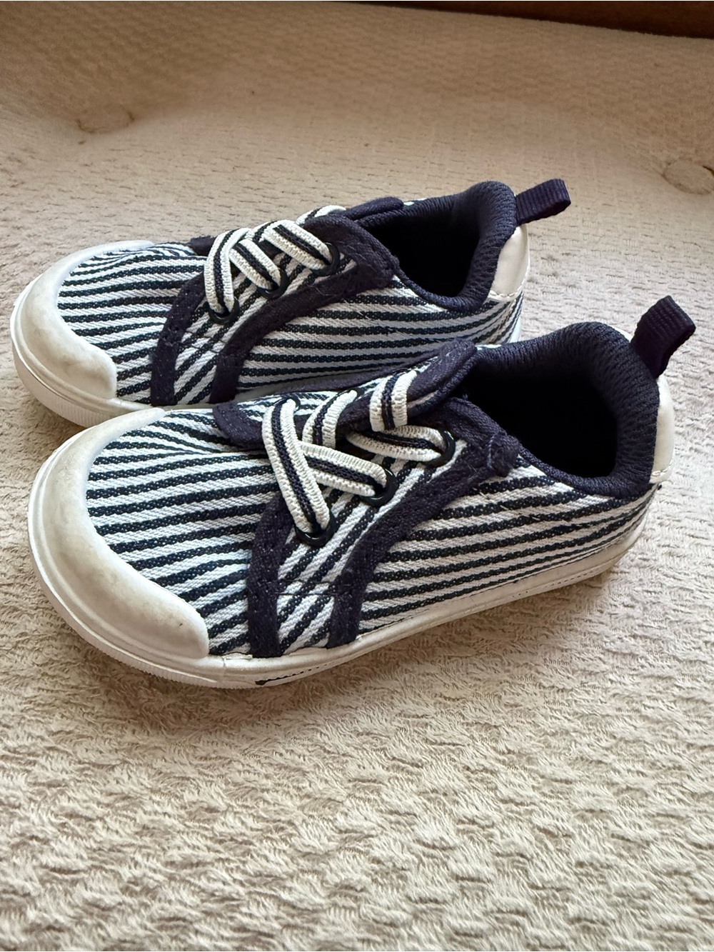 OshKosh B’Gosh Striped Navy & White Slip On 5M Toddler Shoes